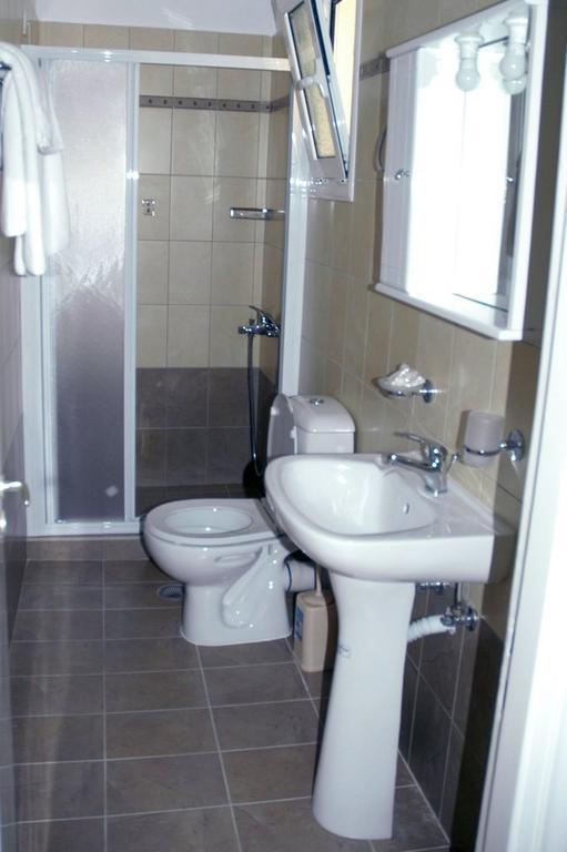 Hotel Plaza Nea Styra Phòng bức ảnh